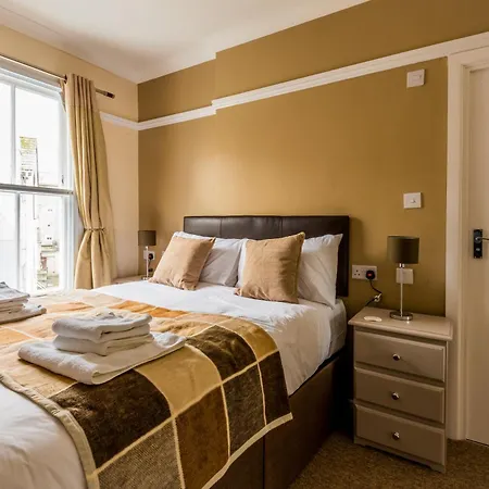 The Longboat 4*