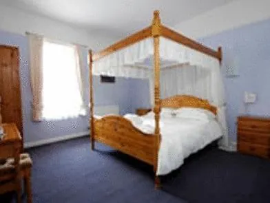 The Longboat 4* Penzance